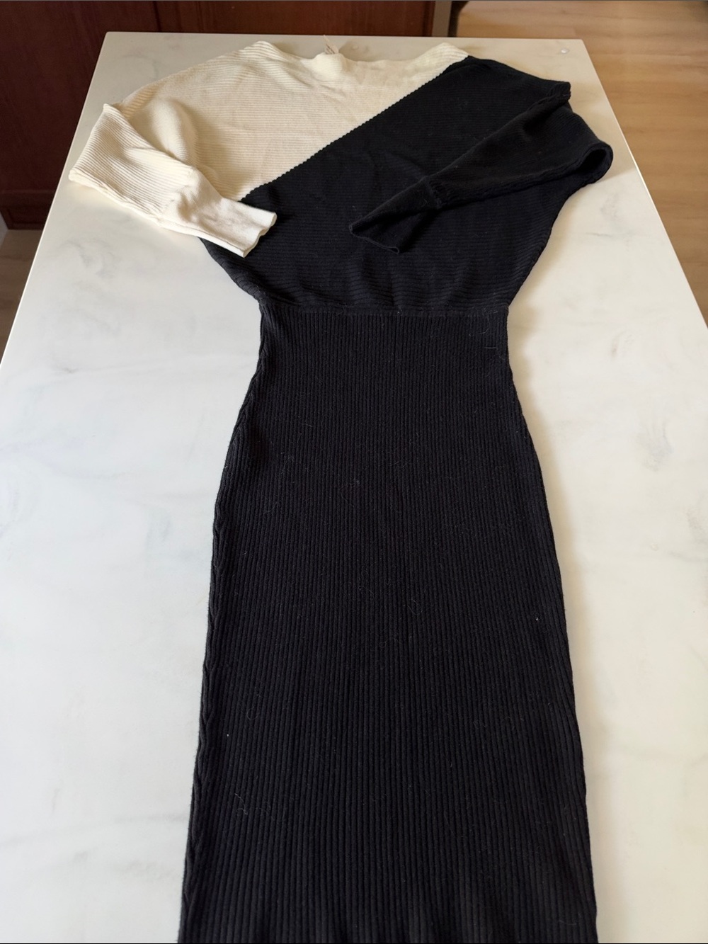 Express Black & Cream Long Sleeve Colorblock Knit Dress